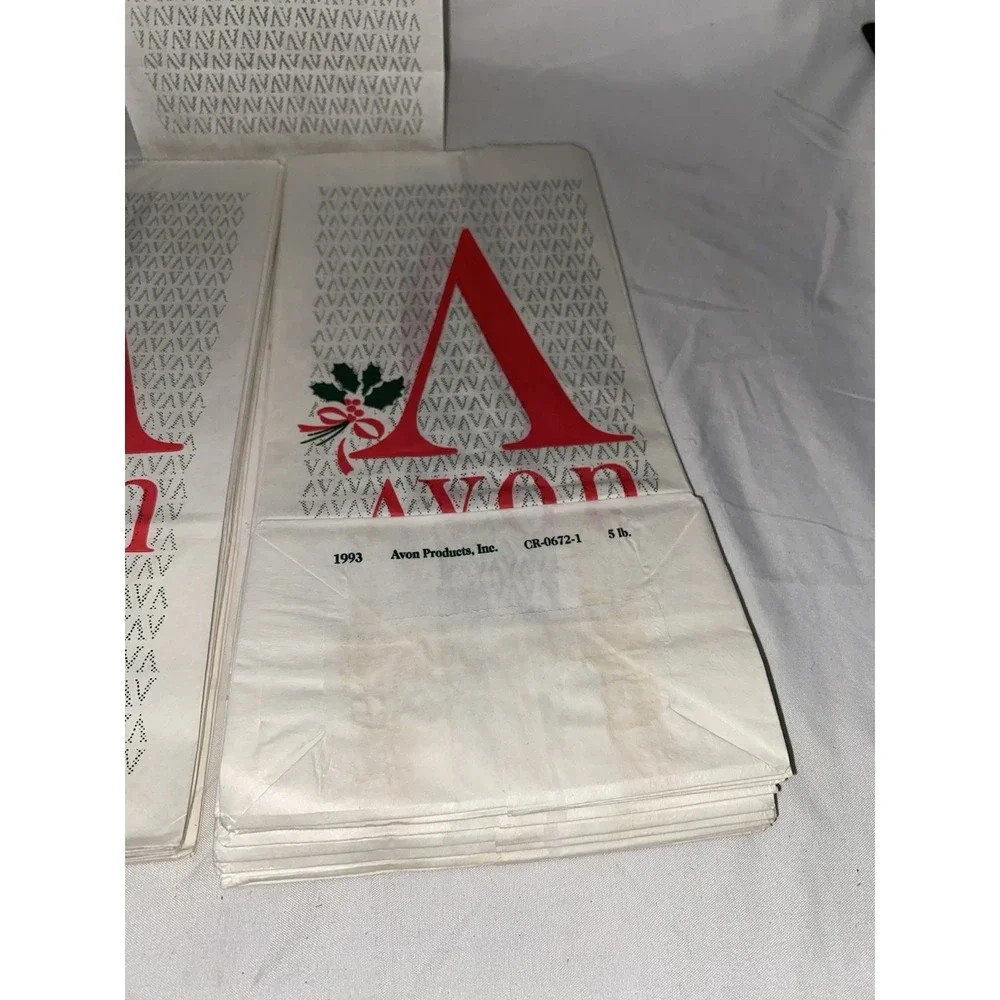 25 Vintage Avon 1993 Christmas Paper Bags 11 X 5.5 Inches. Read Description